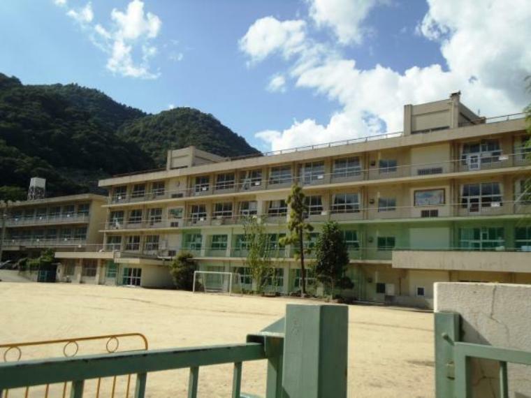 小学校 【周辺環境/小学校】福山市立水呑小学校まで約750m