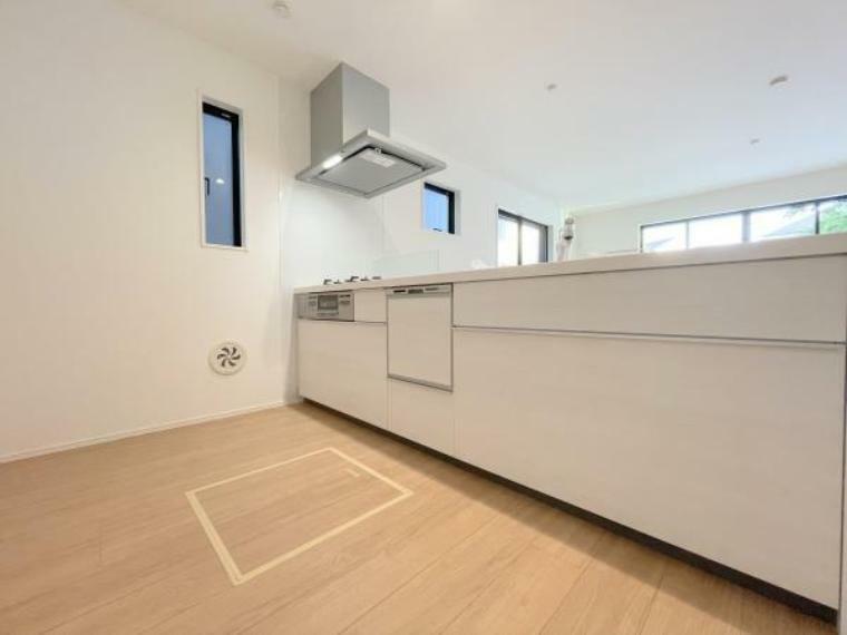 キッチン ■開放感のあるオープンキッチン  ■便利な床下収納付きです。