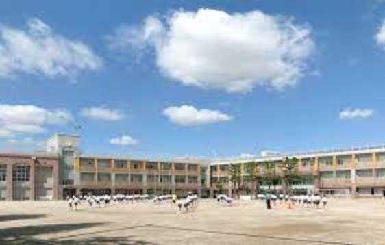 中学校 豊島区立西池袋中学校　1012m
