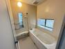 浴室 【リフォーム済】浴室は拡張して、新品ハウステック製1坪タイプのユニットバスを新設。広くなったお風呂でゆっくりと疲れを癒してください。