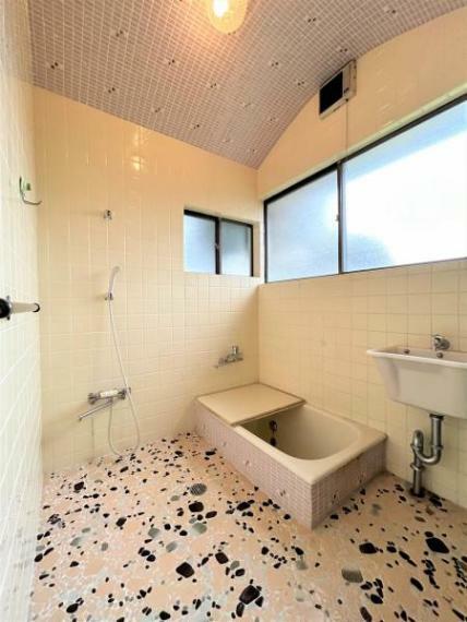 浴室 【リフォーム中】浴室はハウステック製ユニットバスに新品交換予定です。新しい浴室で毎日の疲れを癒して頂けます。