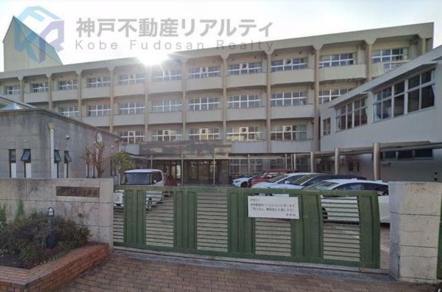 中学校 神戸市立鷹匠中学校 徒歩13分。