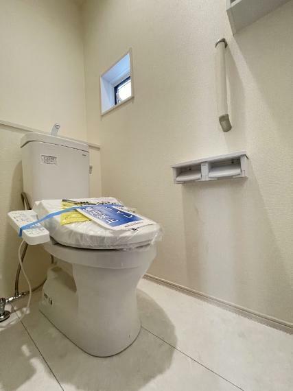 トイレ トイレは1階と2階それぞれに配置されていてとても便利です。