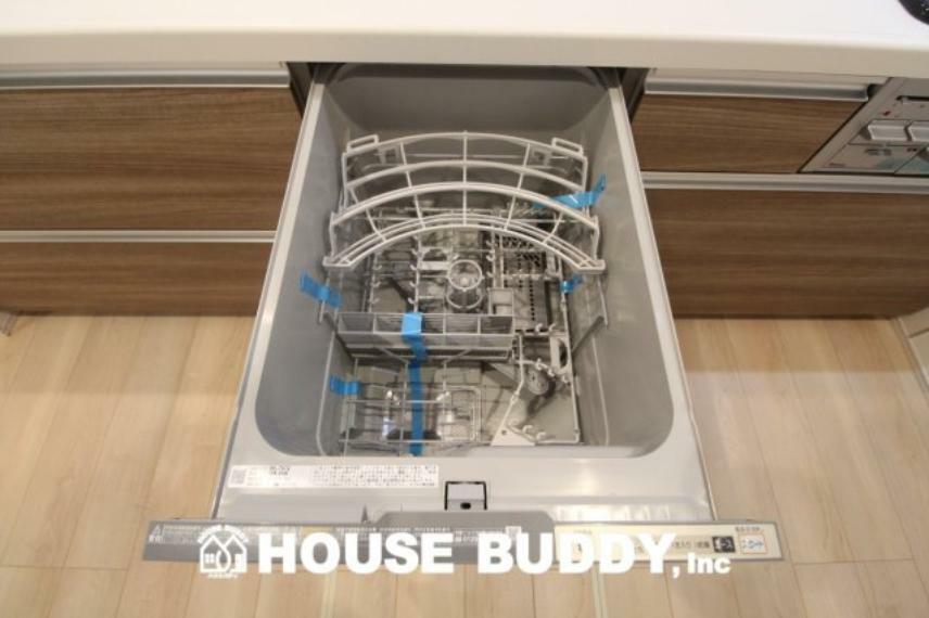 同仕様写真（内観） 【ビルトイン食器洗乾燥機】毎日の家事をラクにしてくれるビルドインタイプの食洗機。操作も楽々ワンタッチ！