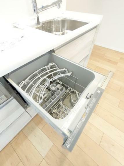 キッチン ・食器洗い乾燥機 後片付けが楽になる食器洗浄乾燥機付き！環境にも手荒れにも優しい、嬉しい設備です。