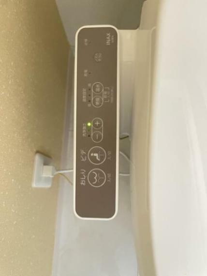 専用部・室内写真 トイレは温水便座　ウォシュレット機能付き