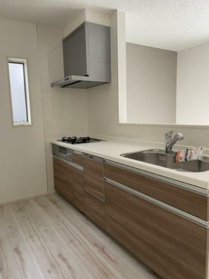 キッチン キッチンは機能的なシステムキッチン　浄水機、食洗機が標準装備でついてきます