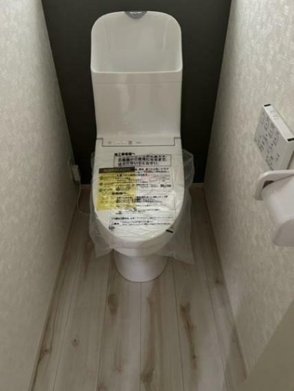 トイレ トイレは1階・2階と2か所あります　温水洗浄便座付きの高機能トイレです