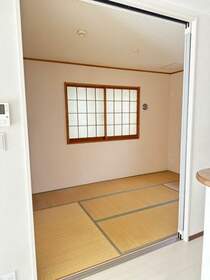 1階キッチン横和室　キッチン横の和室は使いやすい間取りです。