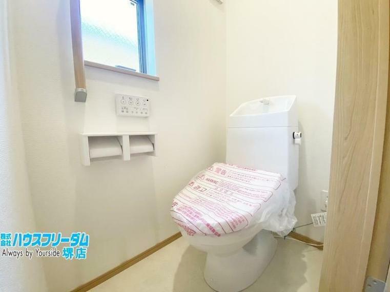 トイレ トイレ 白を基調とした清潔な印象のトイレです！