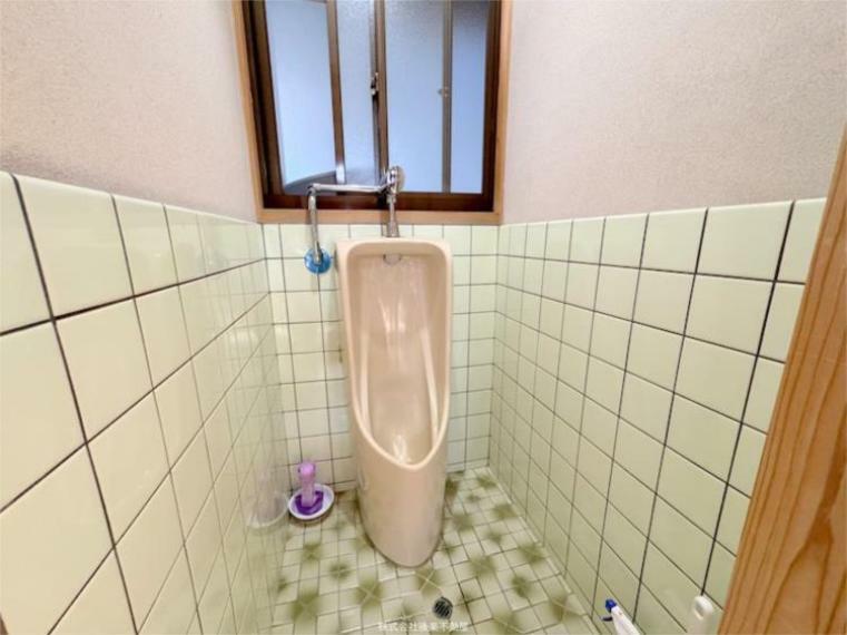 トイレ 1階洗面所横には男子用トイレもあります。