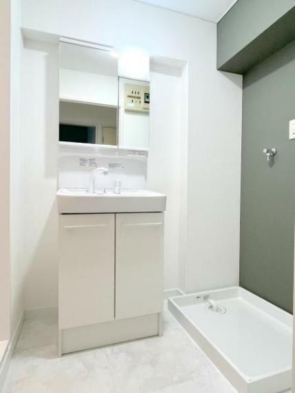 ■毎日使う洗面所は清潔感溢れるスッキリとした空間
