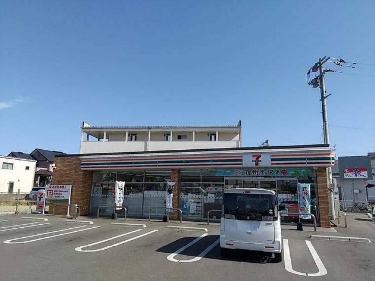 コンビニ セブンイレブン　福岡鶴田3丁目店