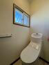トイレ （1階トイレ）衛生面に配慮し小窓を設け、自然換気もできます。（2024年05月撮影）