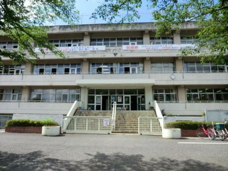 中学校 入間市立黒須中学校
