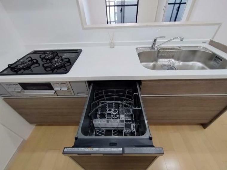 キッチン 食洗機付きで収納力のあるシステムキッチンです！