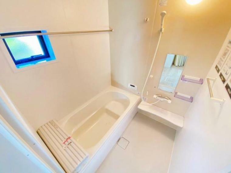 浴室 一日の疲れを癒してくれる快適なゆったりサイズのユニットバス。