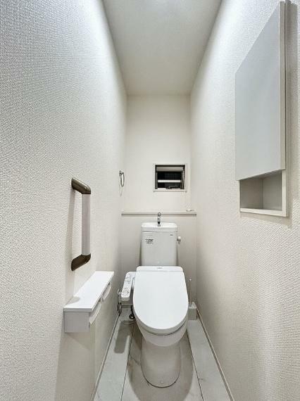 トイレ 温水洗浄機能付きの快適なトイレ