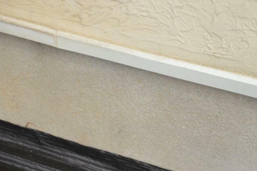 冷暖房・空調設備 床下換気口は、床下に湿気がこもることを防ぎ、効果的に換気を行うために設置されています。床下換気口が設置されていない建物は、基礎パッキング工法などにより換気を行なっています。詳細は現地でご確認ください。