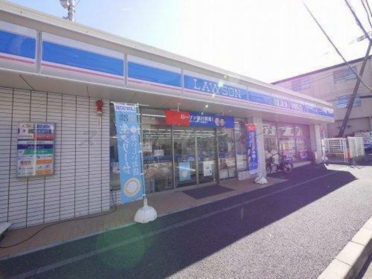コンビニ ローソン横浜八幡町店