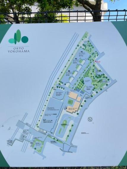 専用部・室内写真 総面積42,000平米に庭園・住棟・ショッピングモールを備えた駅前複合都市「オルトヨコハマビューポリス」。大規模プロジェクトならではのスケールメリットと快適性が備わったビッグコミュニティです。