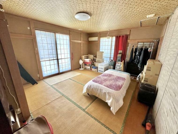 和室 落ち着いた雰囲気の畳部屋  間仕切りを開放すれば隣の和室とつながりさらに開放的な空間になります。