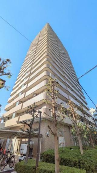 外観写真 大阪メトロ谷町線「谷町六丁目」駅徒歩7分に立地のマンションです！