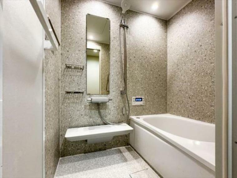 浴室 1日の疲れを癒してくれる広々とした浴室は癒しの空間としてカスタマイズが可能です。