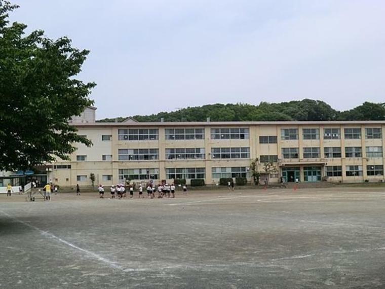 中学校 【中学校】甲ノ原中学校まで306m