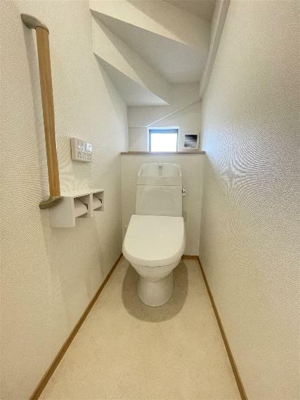 トイレ トイレ内もホワイトカラーでお好きなインテリアが映えます。