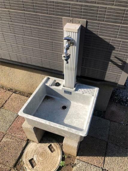 庭 外水栓あり