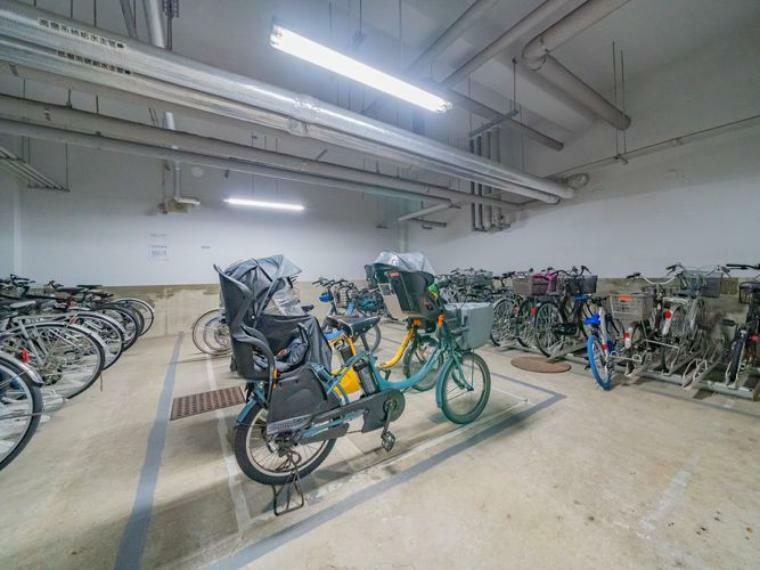 現況写真 自転車置き場は地下にあるため雨に濡れず維持保管も安心です