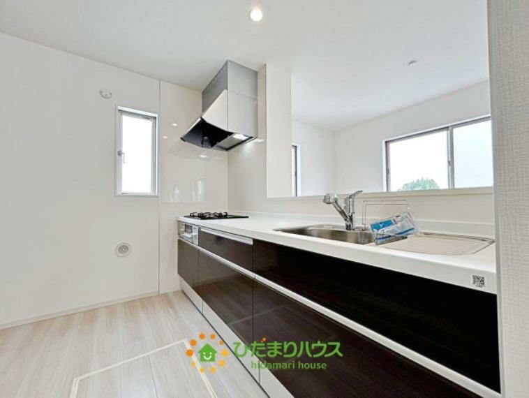 キッチン 清潔感とスペースにゆとりのある使い勝手の良いキッチン！