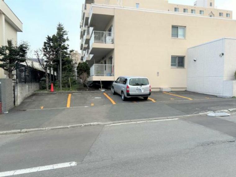 駐車場 【駐車場】敷地内に駐車場があります。（月額7000円）