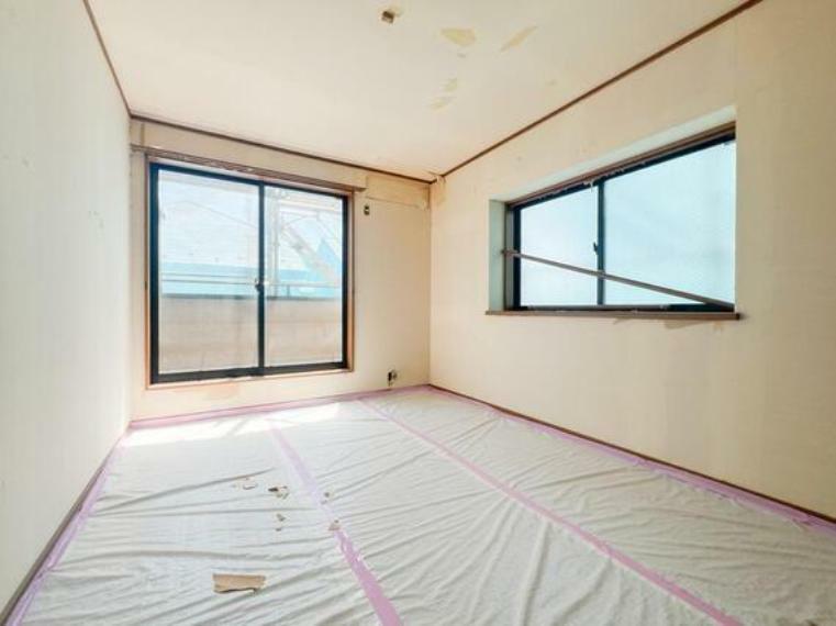 寝室 広々とした収納が居室に完備されていますのでお部屋を広く使うことが可能です。