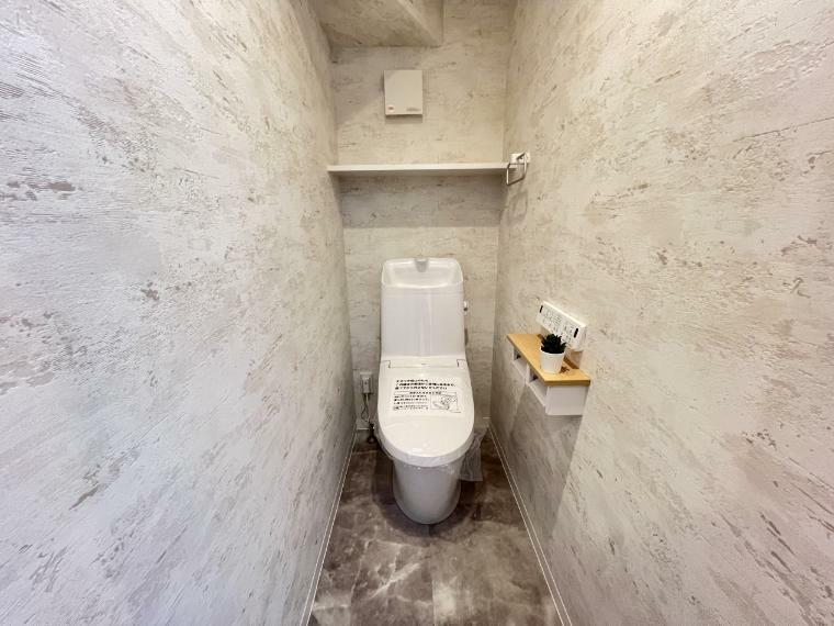 トイレ トイレは各階にご用意　ウォシュレット機能付き（2号地）