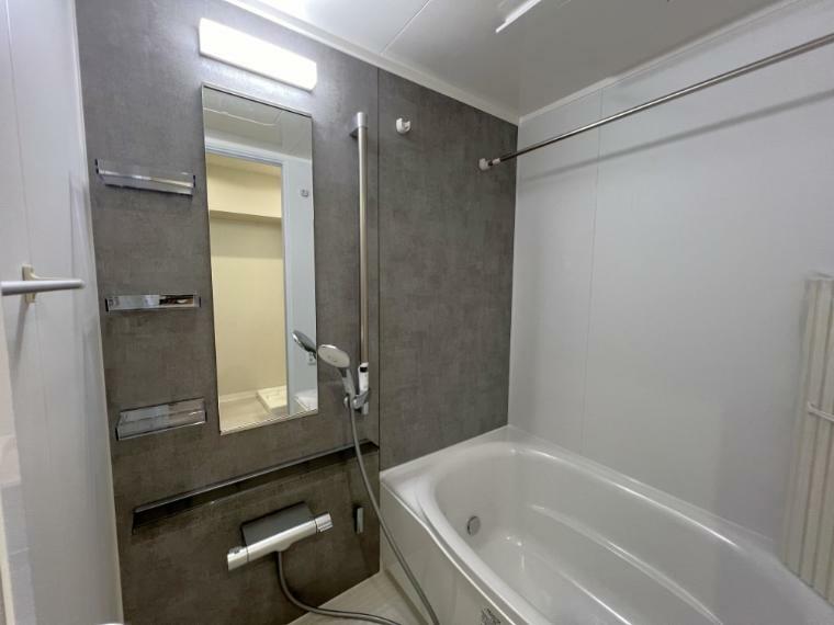 浴室 一日の疲れを癒すバスルームは浴室乾燥機付きでいつでも快適バスタイム