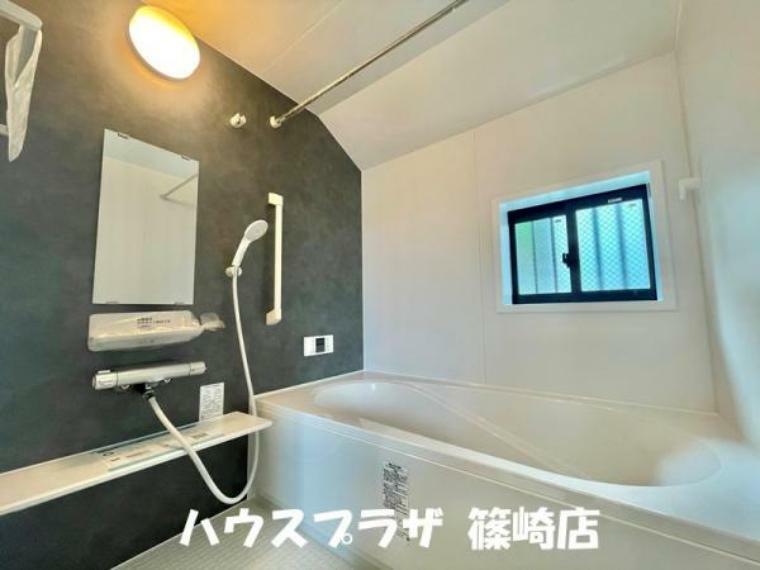 浴室 【浴室】癒しの空間。飽きのこないオシャレでシンプルな配色がなされています。A号棟