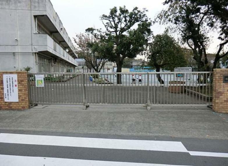 小学校 横浜市立二つ橋小学校まで約1400m