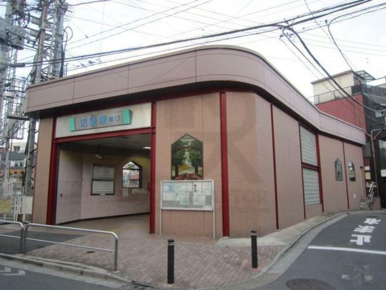 沼袋駅（西武 新宿線） 徒歩14分。