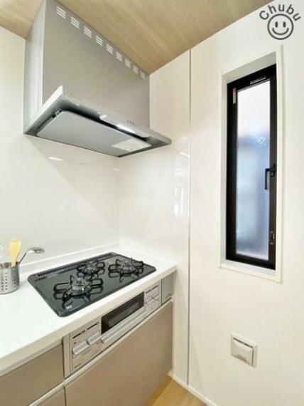 冷暖房・空調設備 お掃除しやすい換気扇＆キッチンパネル