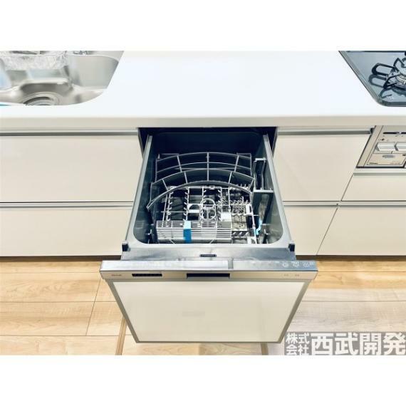 キッチン 家事がはかどる食洗機が標準装備です。食洗機を使わないときは、あらいもの置き場としても便利です。
