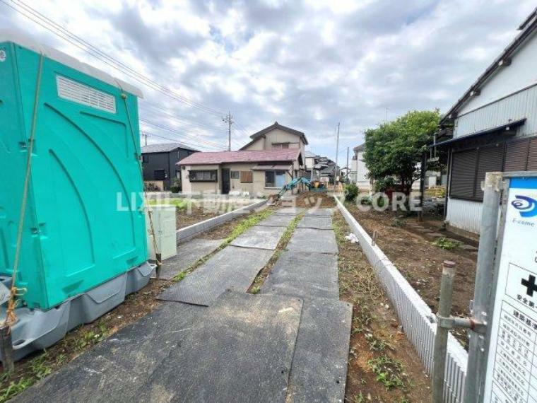 現況外観写真 表現された空間は豊かな光と風を纏い、暮らしの時間を豊かにしてくれます。