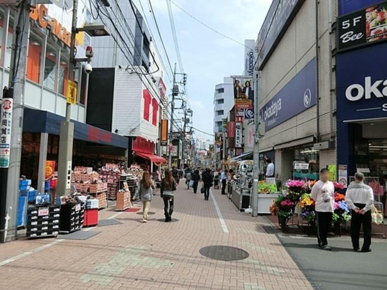 町田仲見世商店街 テレビの撮影や取材風景もよく目にします。町田仲見世商店街はただ歩いているだけでも、見ているだけでも楽しい商店街です。