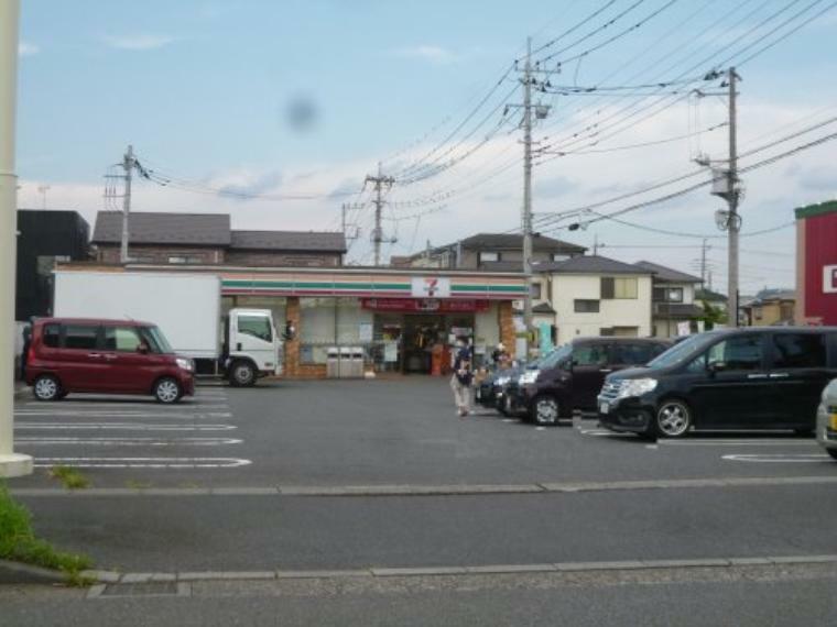 コンビニ 【コンビニエンスストア】セブンイレブン 越谷大里店まで230m