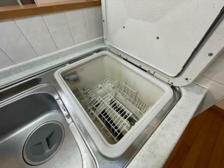 キッチン 忙しい毎日に嬉しい食洗機が、家族団らんの時間を手助けします