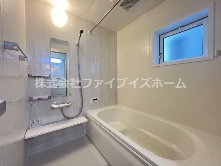 浴室 【11号棟　風呂】一日の疲れを癒してくれる。そんな空間を演出できる浴室です。