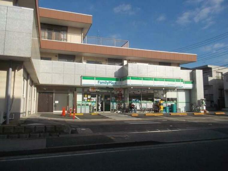 コンビニ ファミリーマート 専大松戸高校前店