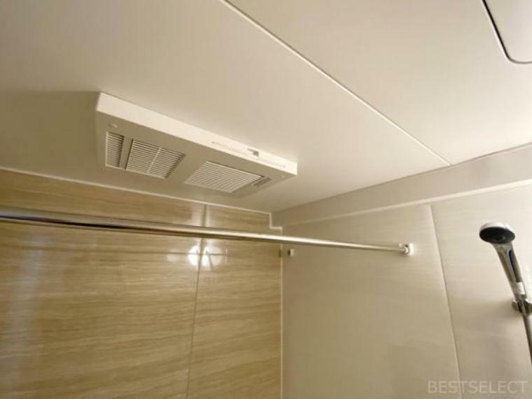 浴室 浴室乾燥機が湿気やカビを抑えて掃除の負担も軽減。暖房機能もあり冬の入浴も安心。