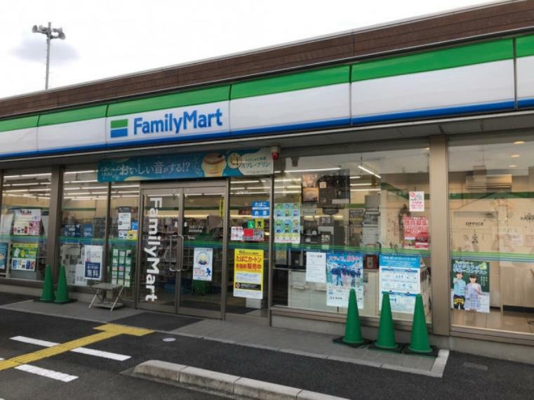 コンビニ 【コンビニエンスストア】ファミリーマート　深谷深谷町店まで427m